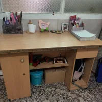 میز تحریر وصندلی اداری