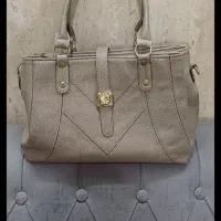 تعدادی کیف و کفش