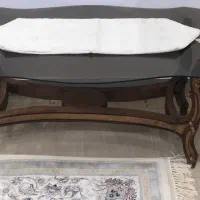 جلومبلی و گل میز