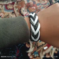 دست بند نخی