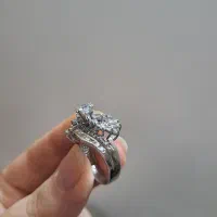 انگشتر نگین اتم