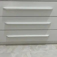 دراور و کمد هر کدام جدا فروخته می‌شود