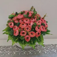 باکس چرمی با ۵۰ تا گل فندقی نسترن
