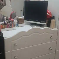 دلاور وهمراه ایینه وکمد  شرکتی