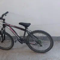 دوچرخه|دوچرخه، اسکیت، اسکوتر|آشخانه, |دیوار