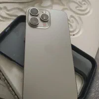 ایفون 16پرو مگس