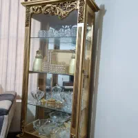 ویترین سلطنتی پایه دار