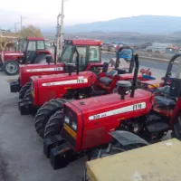 سه دستگاه تراکتور ۳۹۹ کابین دار و بدون کابین