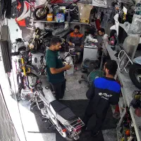 اوستاکار موتورسیکلت ماهر و نیمه ماهر با تجربه