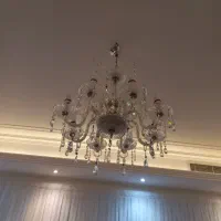 لوستر ۸ شاخه قدیمی|لوستر و چراغ آویز|قم, باجک یک|دیوار