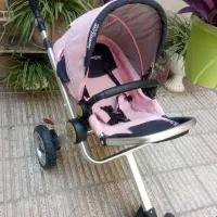 کالاسکه و کریر رو به مادر