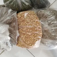 لپه عدس نخود و ماش و ماکارانی