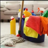 نظافتچی خانم جوان