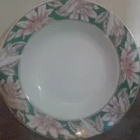 4دست بشقاب چینی و قاشق چنگال و استکان چایخوری