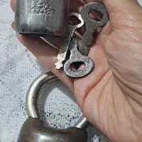 قفل قدیمی قدمت دار شیر نشان  کلکسیون