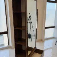 کمد و آینه ایستاده