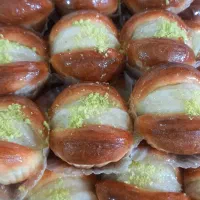 کیک یزدی و انواع شیرینی