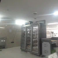 قصاب وارد به فروشندگی بی استخون کردن گوشت