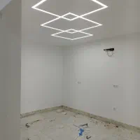 نیروی کمی کار در کارگاه لاین نوری و سقف کشسان