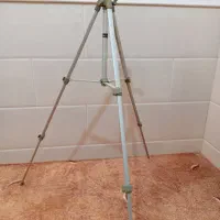 سه پایه دوربین