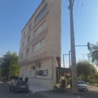 سر جاده و فلکه مغازه