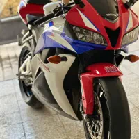 Honda cbr600rr مدل2011