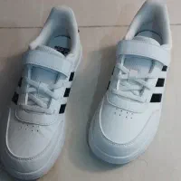 کتونی آدیداس اورجینال سایز ۳۵ وارداتی