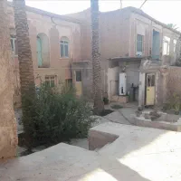 خانه خشت و گلی اما قابل سکونت خانواده