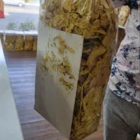 فروش نان خشک یزدی و فلافل تازه و خوشمزه