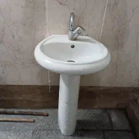 روشویی با شیر آب