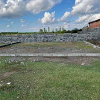 زمین در کروا