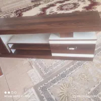 میز تمیز و سالم بدون شکستگی