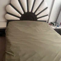 تخت خواب دونفره صدفی و دو پاتختی