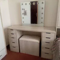 تخت خواب دونفره و میز آرایش|تخت و سرویس خواب|بندر انزلی, مسکن مهر|دیوار