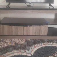 میز زیر تلویزیون