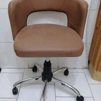 ۲ عدد صندلی جک دار کارمندی قهوه‌ای چرمی