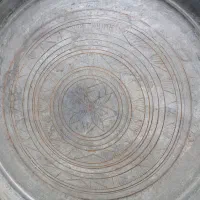 سینی مسی قدیمی|کلکسیون اشیاء عتیقه|بهارستان, |دیوار