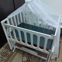 ​ گهواره کنار تخت مادر  در حد نو|تخت و صندلی بچه|یزد, |دیوار