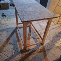 1 عدد میز کار و  1 عددمیز پیشخوان