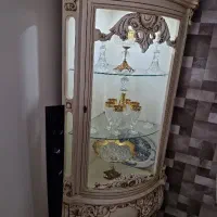 ویترین کنج سه گوش|بوفه، ویترین، کنسول|اندیشه, اندیشه فاز ۳|دیوار