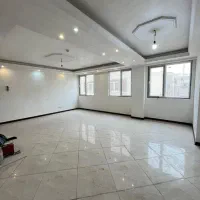 ۸۲متر ۲خواب فول امکانات کلیدنخورده غرق در نور