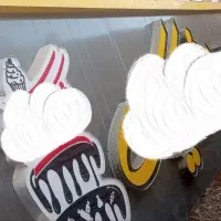 فروش فوری یک عدد تابلو مغازه و یک عدد گاوصندوق