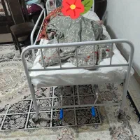 تخت بیمارستانی