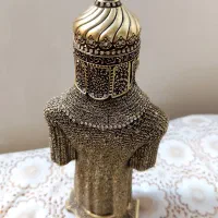 تندیس  لباس  رزم  منقش به دعای جوشن کبیر|مجسمه، تندیس، ماکت|پردیس, فاز ۳|دیوار