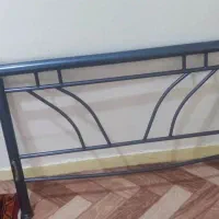 تخت آهنی یک نفره