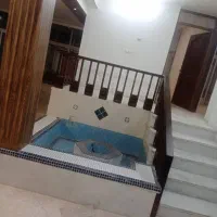 یه طبقه از سه طبقه یک منزل مسکونی