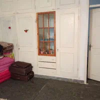 یک خانه ویلایی دو طبقه مجزا