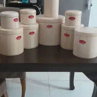 تعدادی وسایل آشپزخانه در حد نو