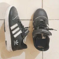 دو جفت کفش پسرانه سایز ۳۳ و ۳۵|کفش و لباس بچه|شاهین‌شهر, خانه کارگر|دیوار