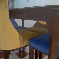 میز غذا خوری شیک با جنس خوب چوب گردو